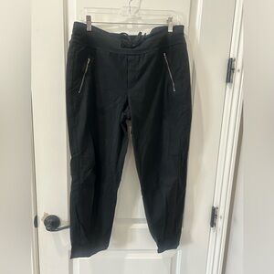 Athleta Trekkie jogger size 12 black. EUC